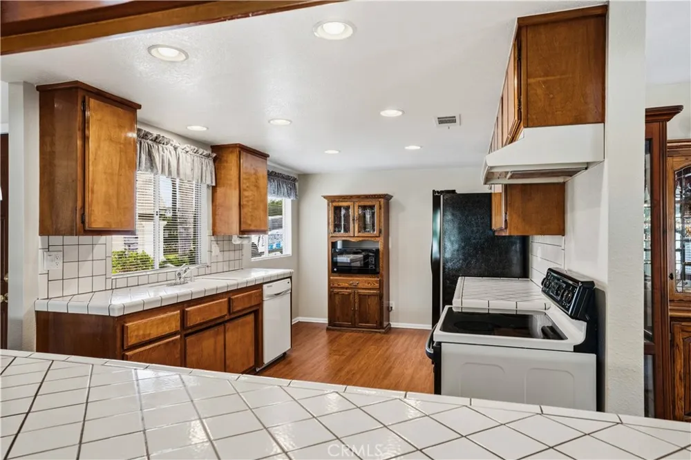 30904 Long Point Drive Canyon Lake, CA 92587