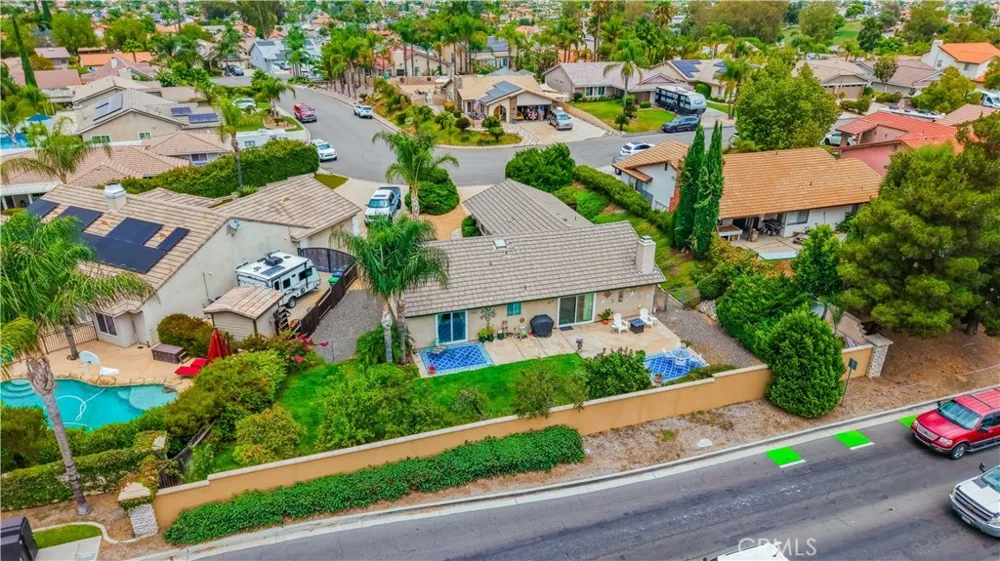 30904 Long Point Drive Canyon Lake, CA 92587