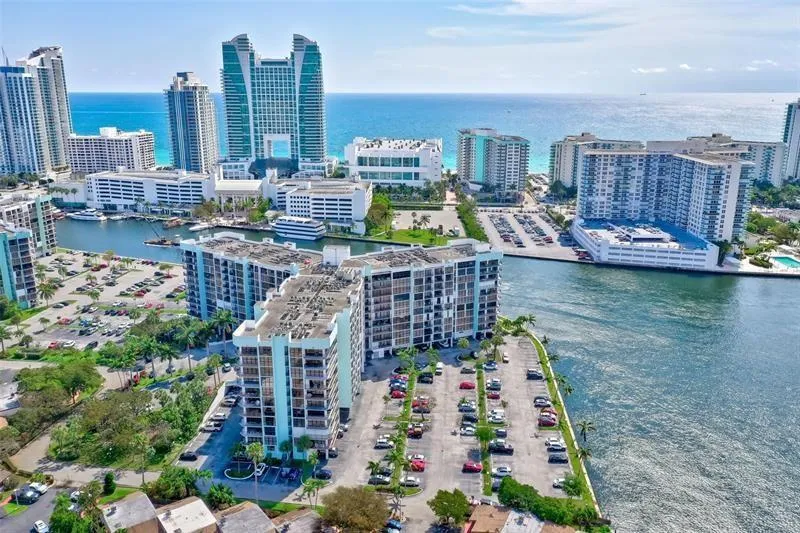200 Leslie Drive #626 Hallandale Beach, FL 33009