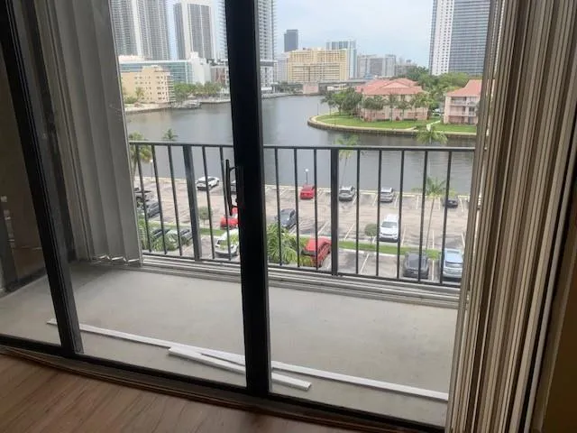 200 Leslie Drive #626 Hallandale Beach, FL 33009