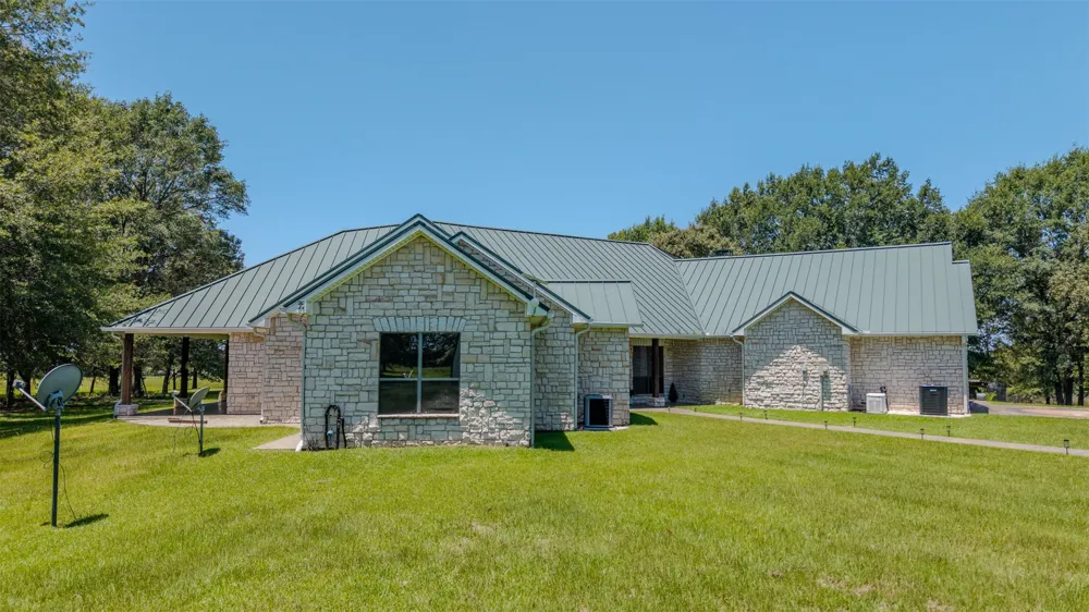 263 County Road 1602 Linden, TX 75562