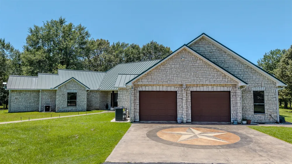 263 County Road 1602 Linden, TX 75562