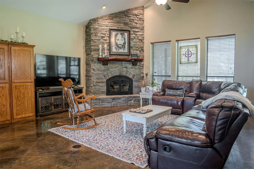 263 County Road 1602 Linden, TX 75562