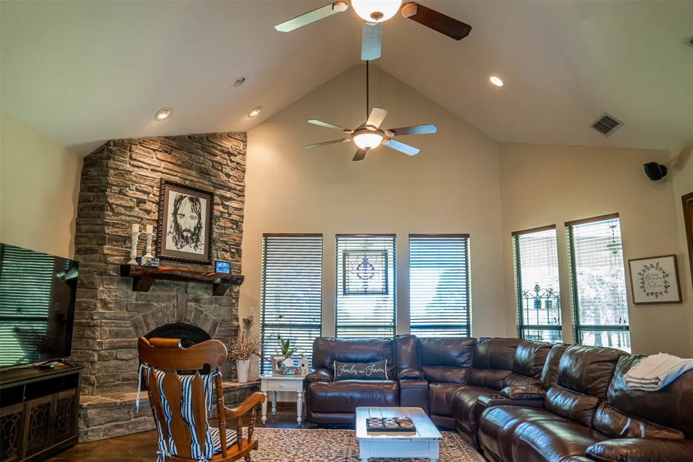 263 County Road 1602 Linden, TX 75562