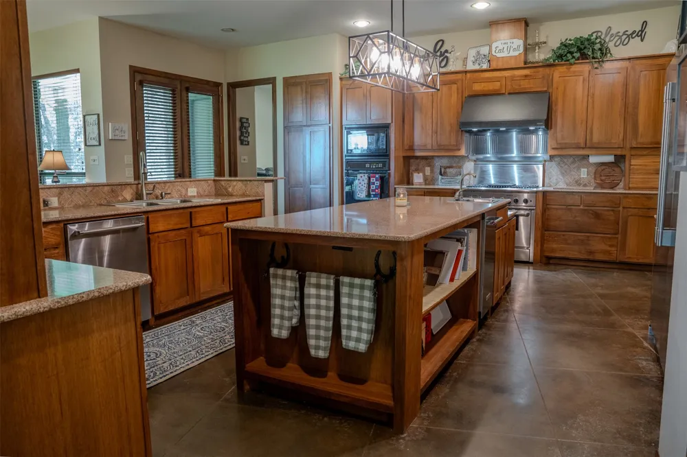 263 County Road 1602 Linden, TX 75562