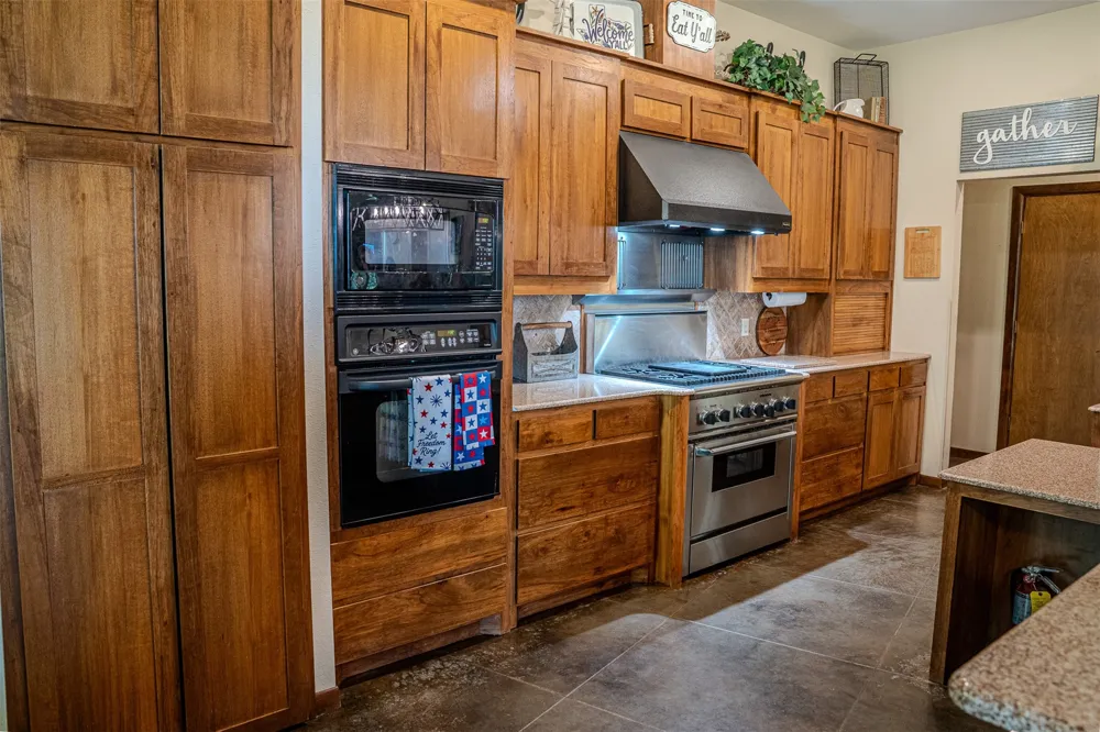 263 County Road 1602 Linden, TX 75562
