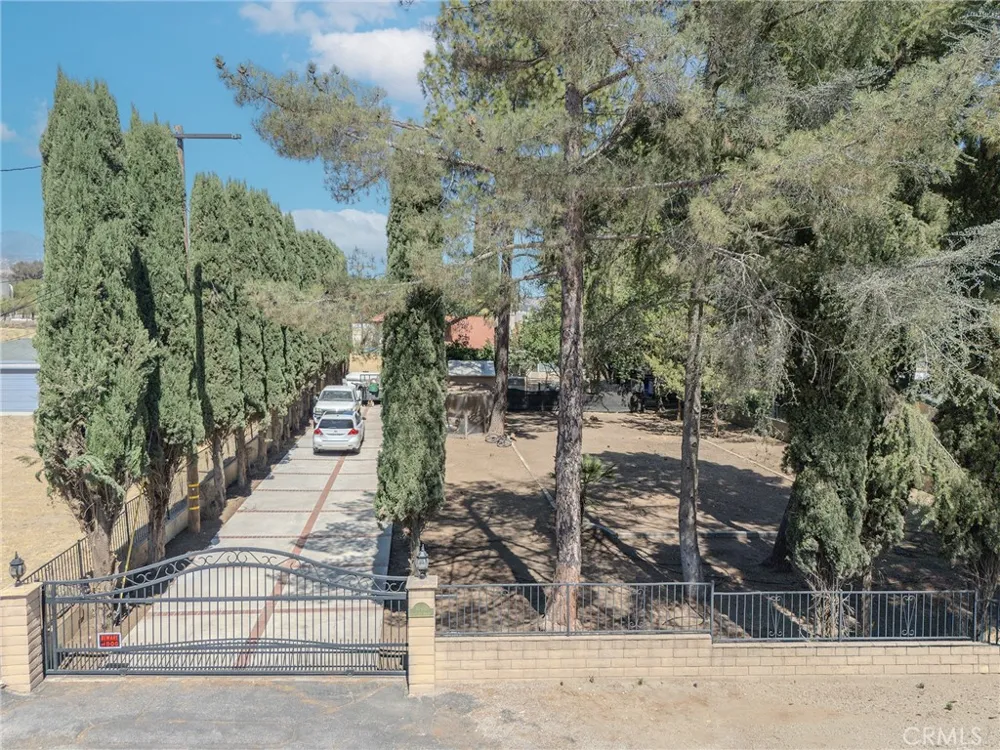 10410 Live Oak Cherry Valley, CA 92223