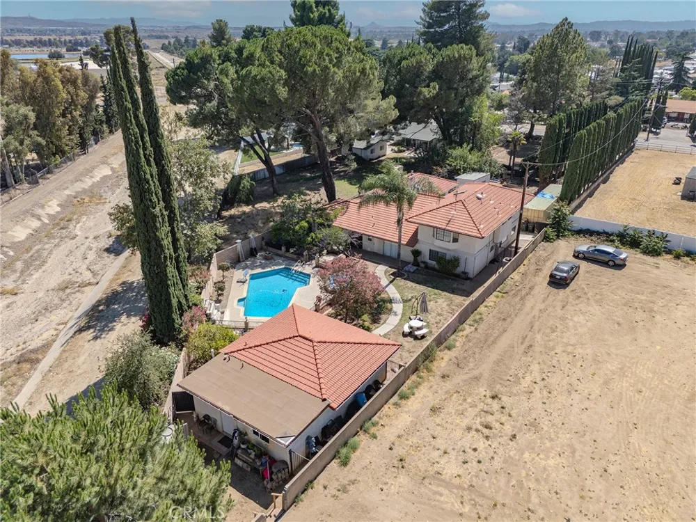 10410 Live Oak Cherry Valley, CA 92223