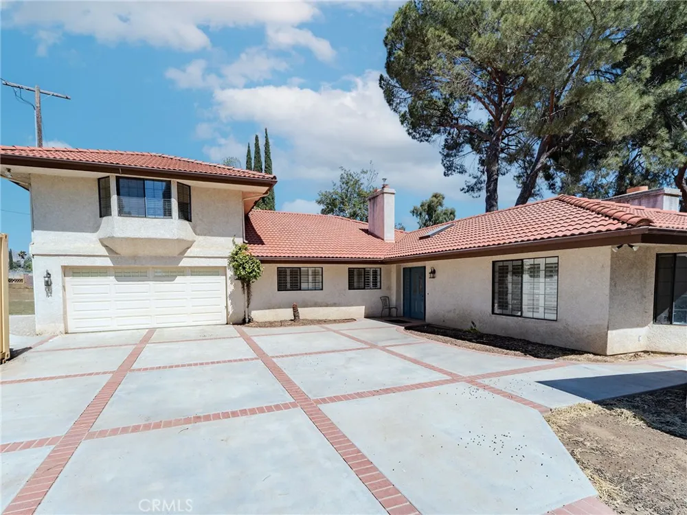 10410 Live Oak Cherry Valley, CA 92223