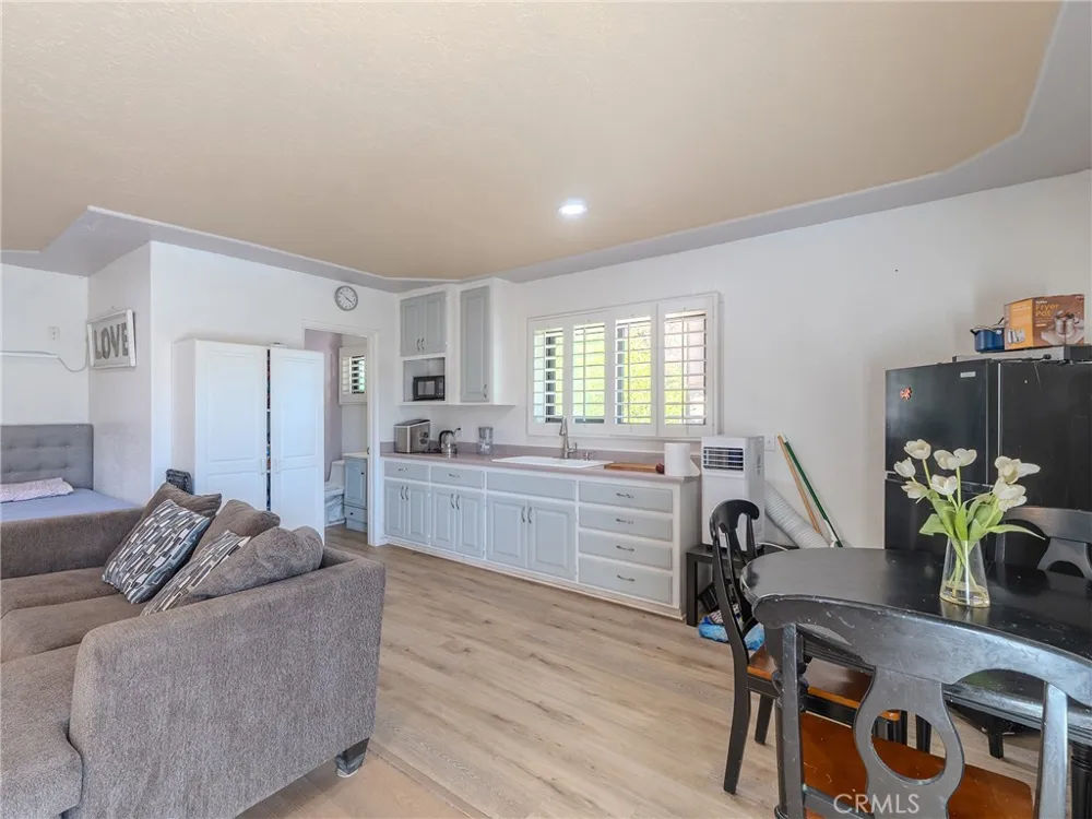 10410 Live Oak Cherry Valley, CA 92223