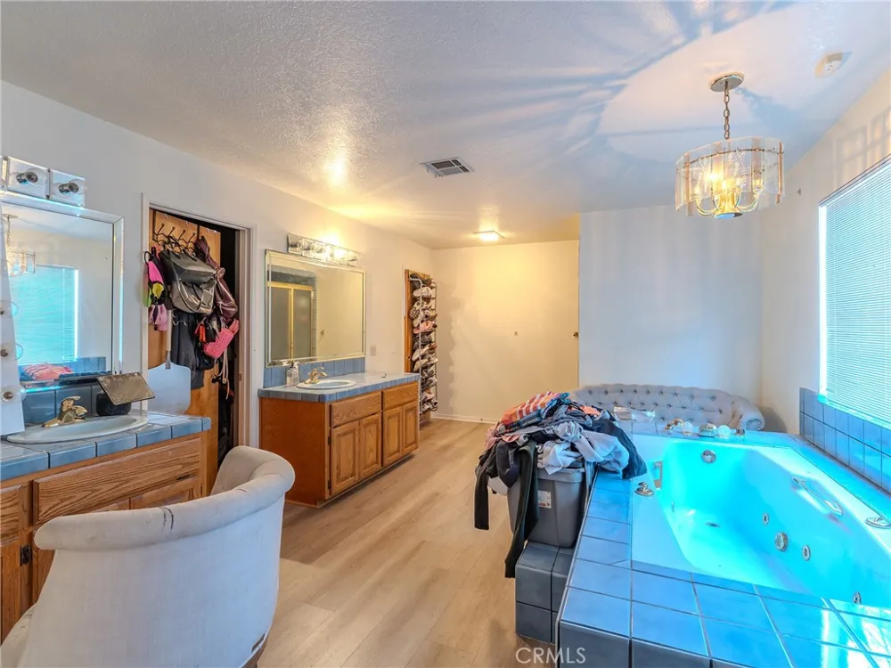 10410 Live Oak Cherry Valley, CA 92223