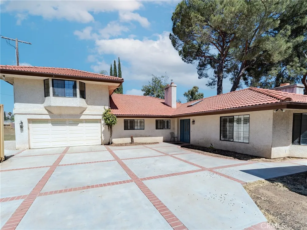 10410 Live Oak Cherry Valley, CA 92223