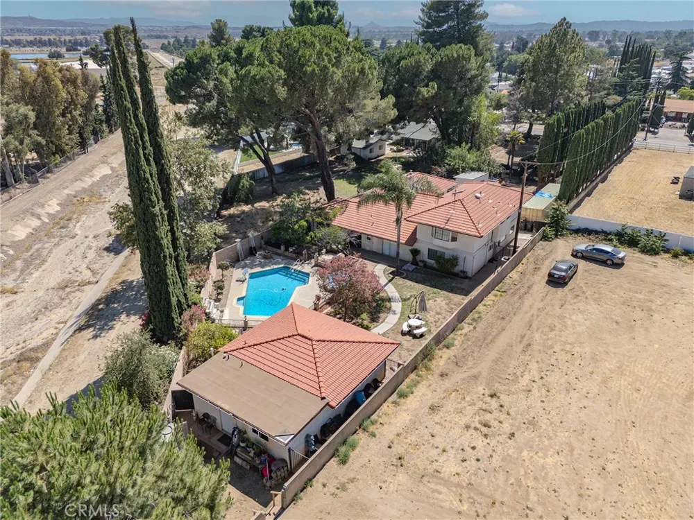 10410 Live Oak Cherry Valley, CA 92223