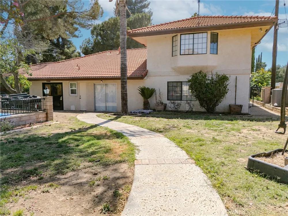 10410 Live Oak Cherry Valley, CA 92223
