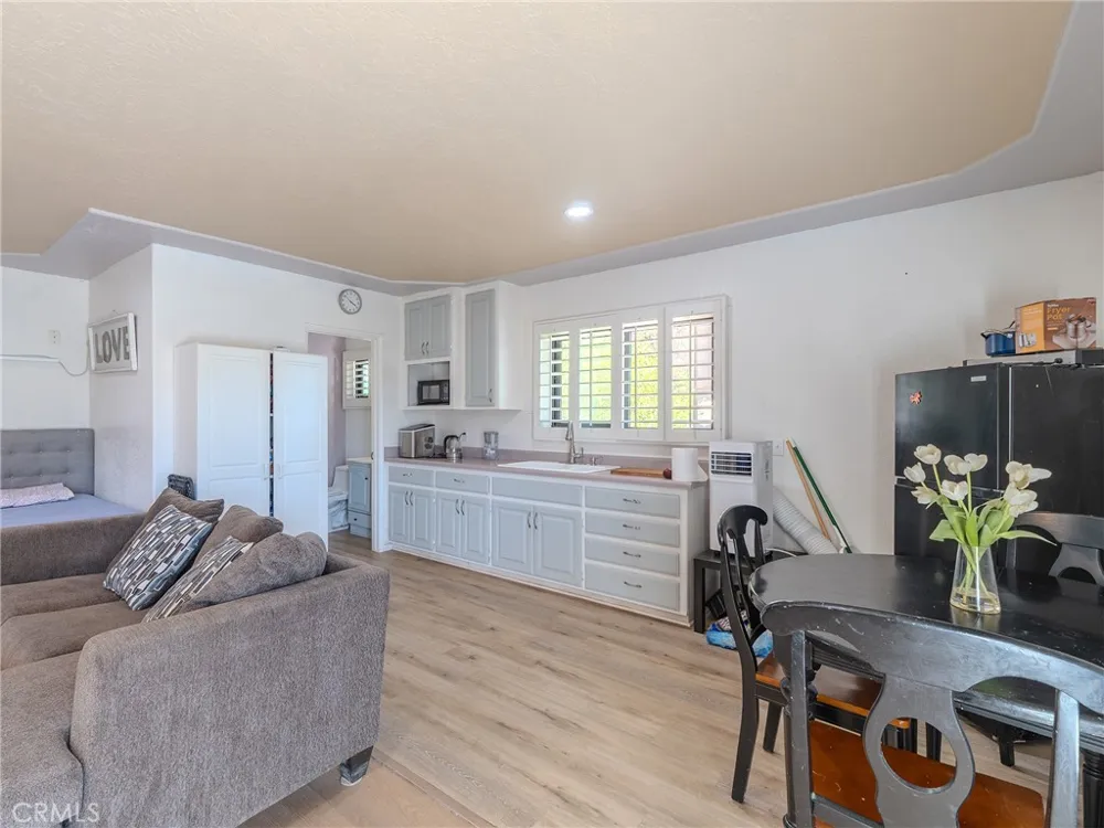 10410 Live Oak Cherry Valley, CA 92223