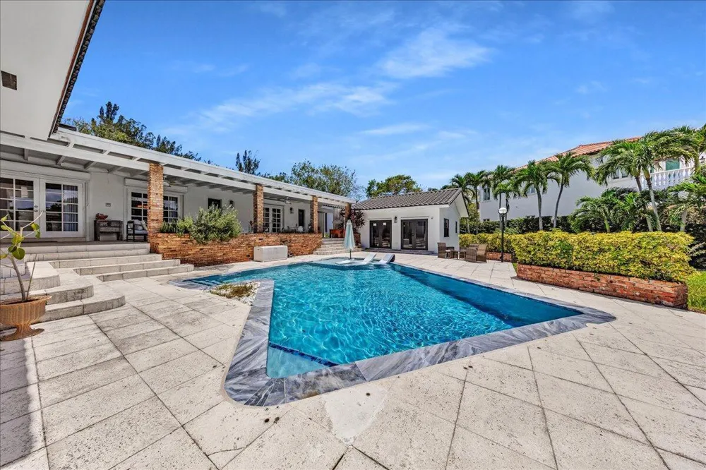 5901 SW 136th Street Pinecrest, FL 33156