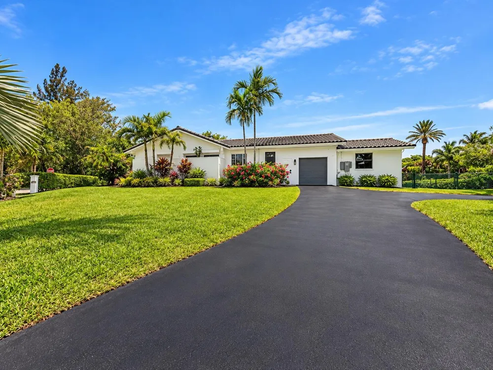 5901 SW 136th Street Pinecrest, FL 33156