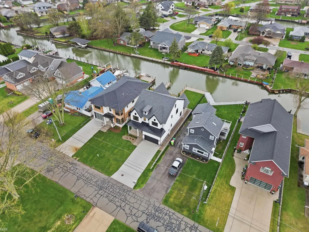 41225 Belvidere Street Harrison Charter Township, MI 48045
