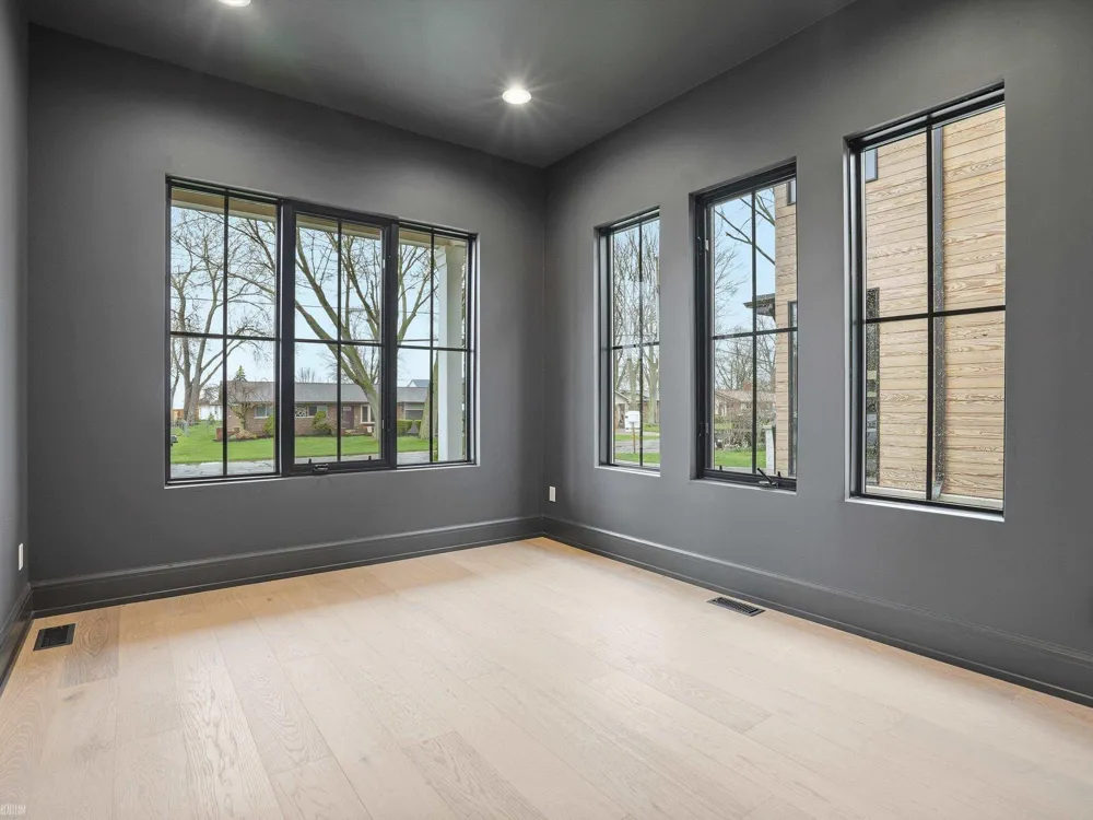 41225 Belvidere Street Harrison Charter Township, MI 48045