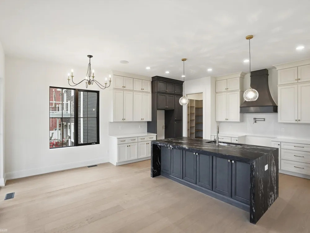 41225 Belvidere Street Harrison Charter Township, MI 48045