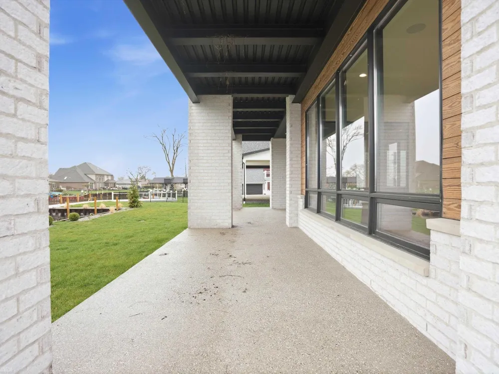 41225 Belvidere Street Harrison Charter Township, MI 48045