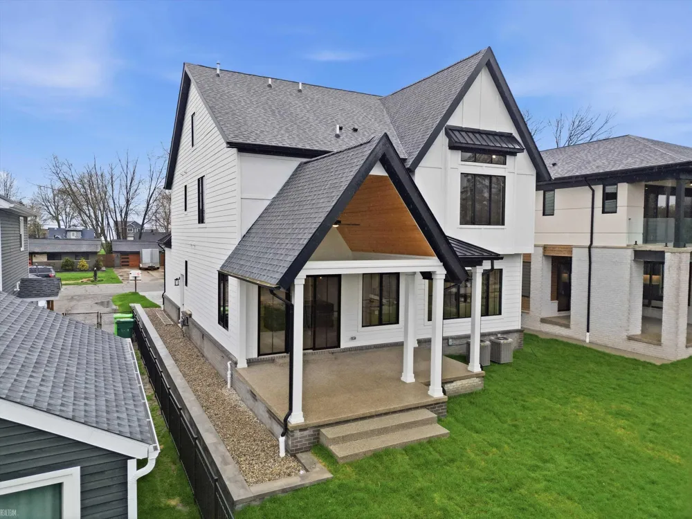 41225 Belvidere Street Harrison Charter Township, MI 48045