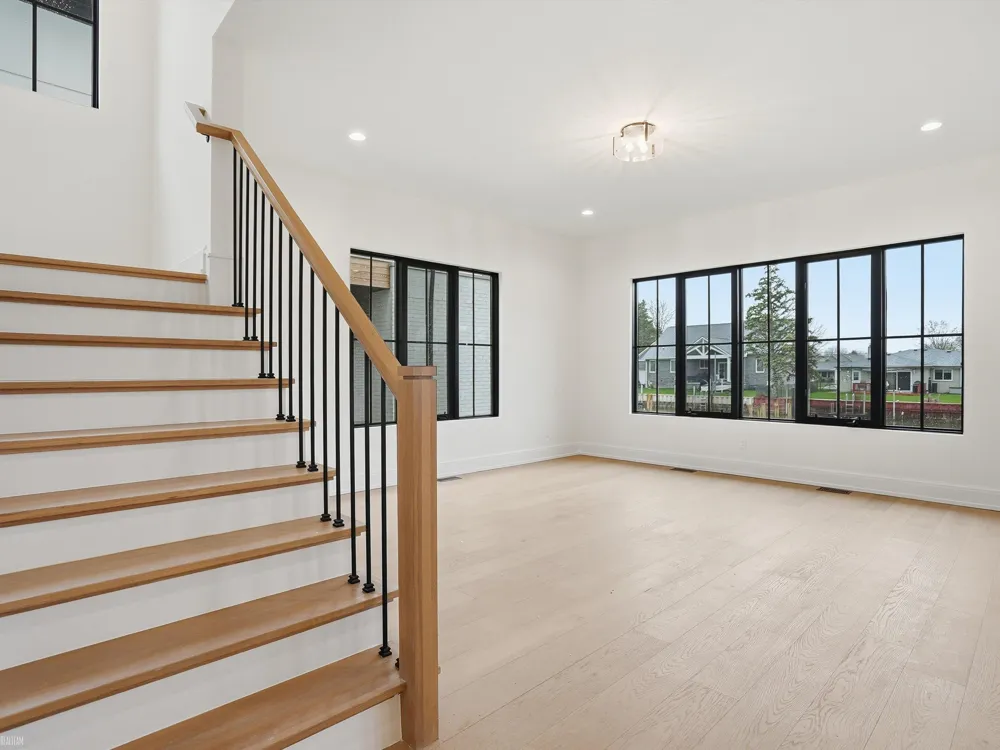 41225 Belvidere Street Harrison Charter Township, MI 48045