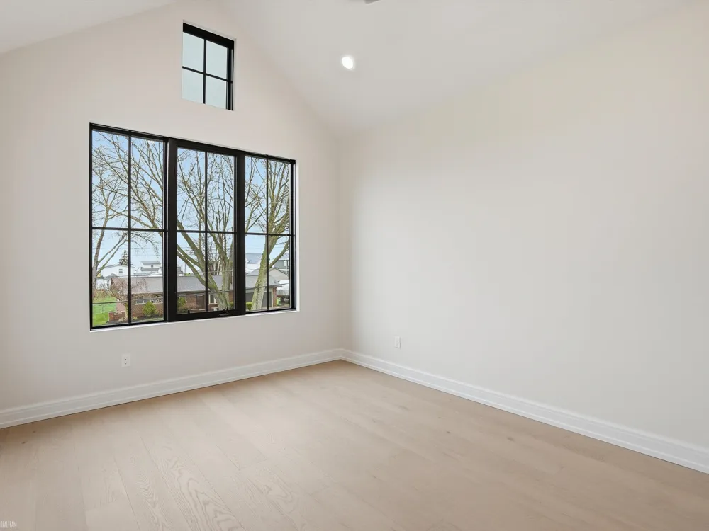 41225 Belvidere Street Harrison Charter Township, MI 48045