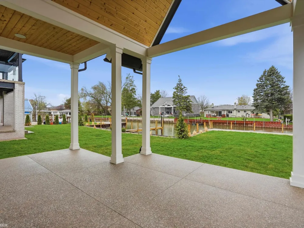 41225 Belvidere Street Harrison Charter Township, MI 48045