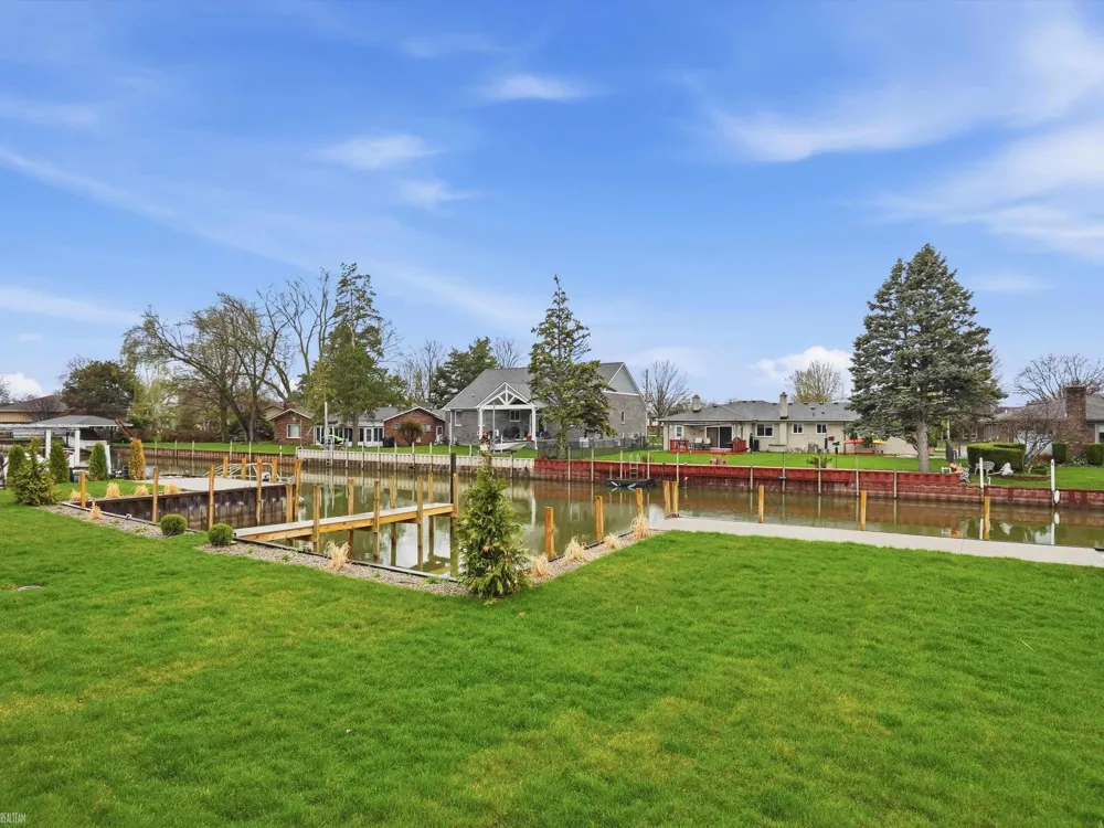 41225 Belvidere Street Harrison Charter Township, MI 48045