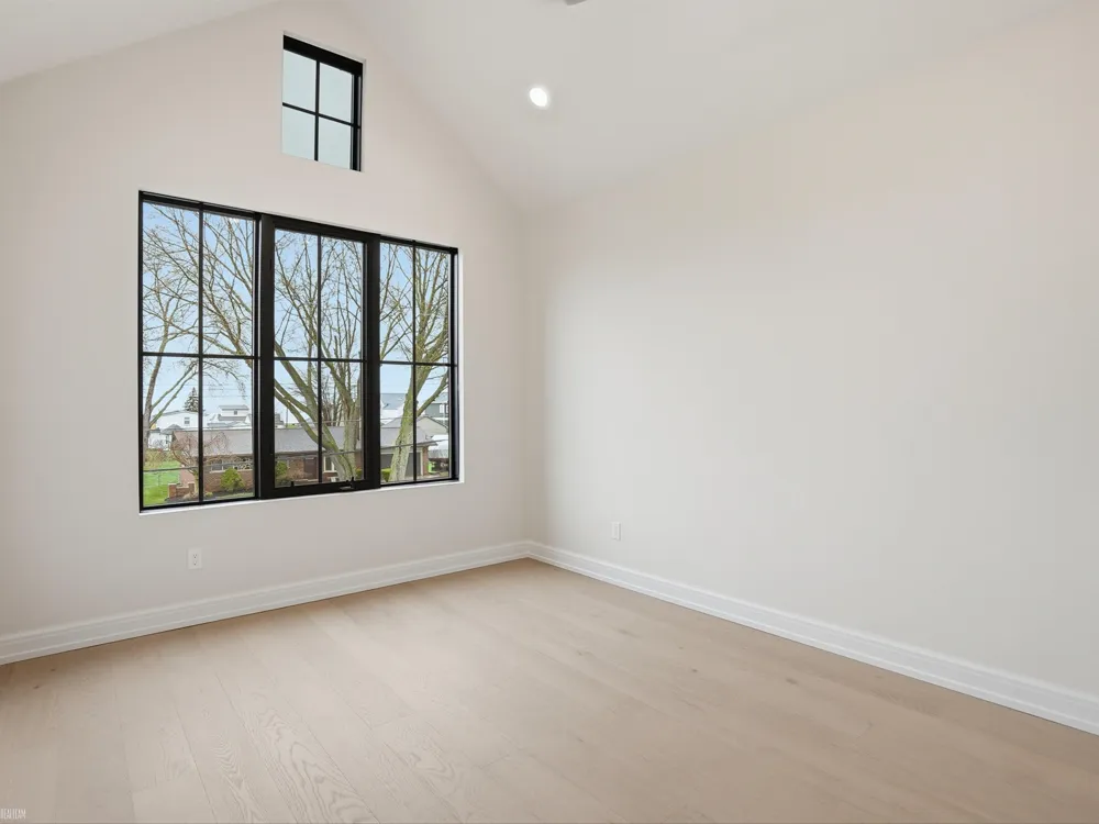 41225 Belvidere Street Harrison Charter Township, MI 48045