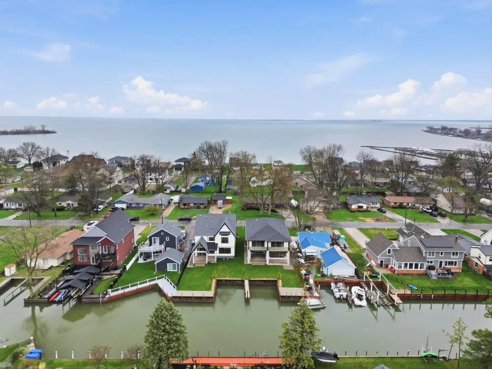 41225 Belvidere Street Harrison Charter Township, MI 48045