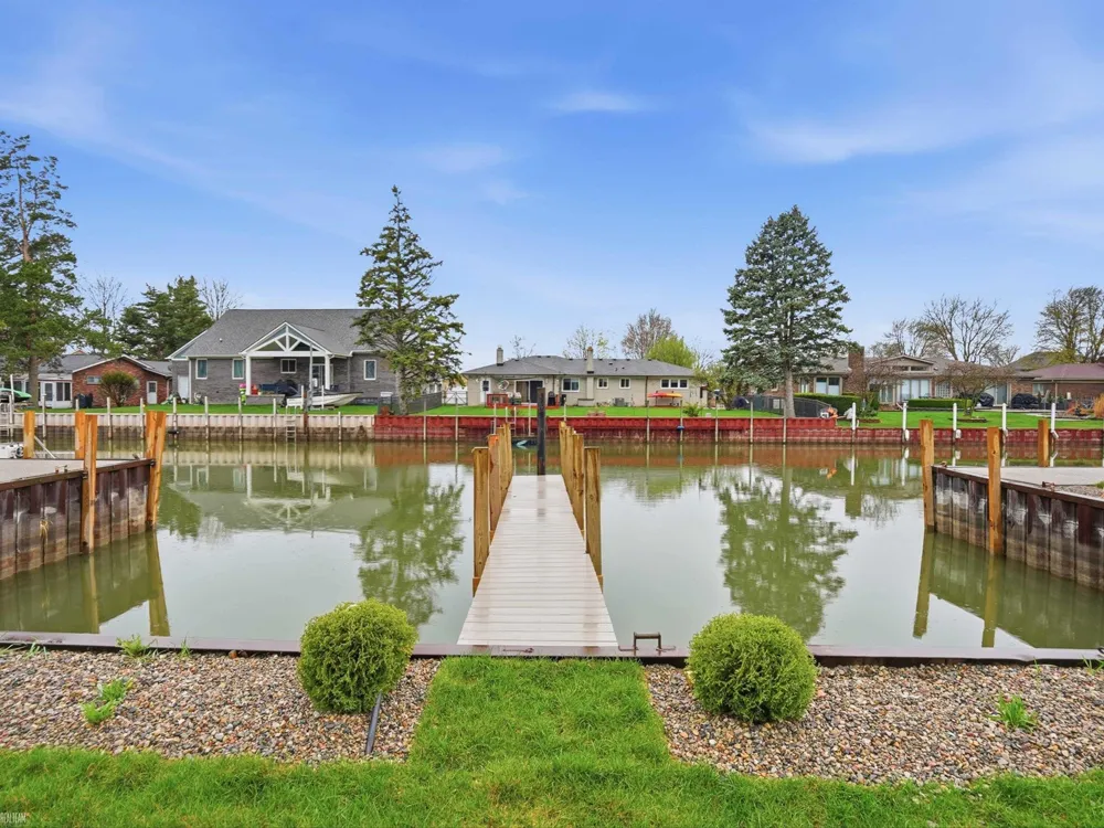 41225 Belvidere Street Harrison Charter Township, MI 48045