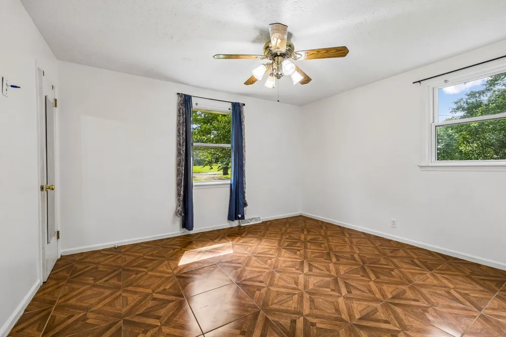 2009 Wolfe Rd White Bluff, TN 37187