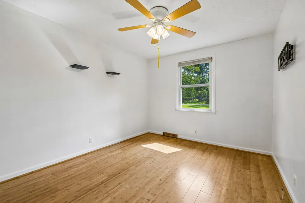 2009 Wolfe Rd White Bluff, TN 37187