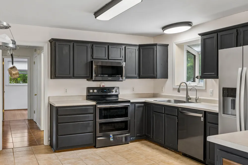 2009 Wolfe Rd White Bluff, TN 37187