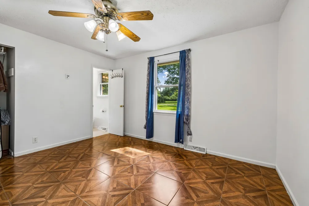 2009 Wolfe Rd White Bluff, TN 37187