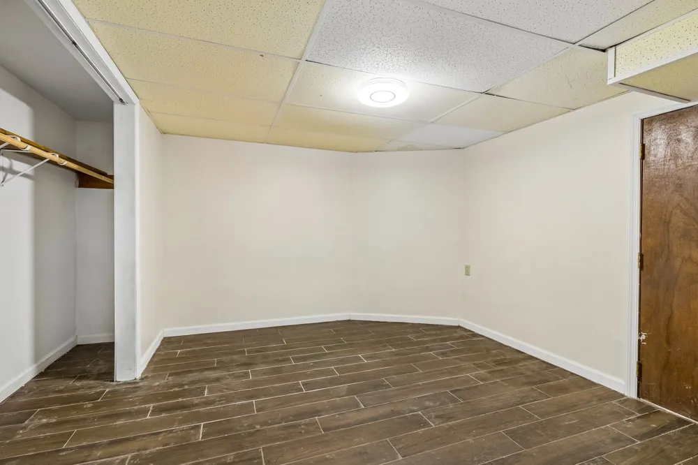 2009 Wolfe Rd White Bluff, TN 37187
