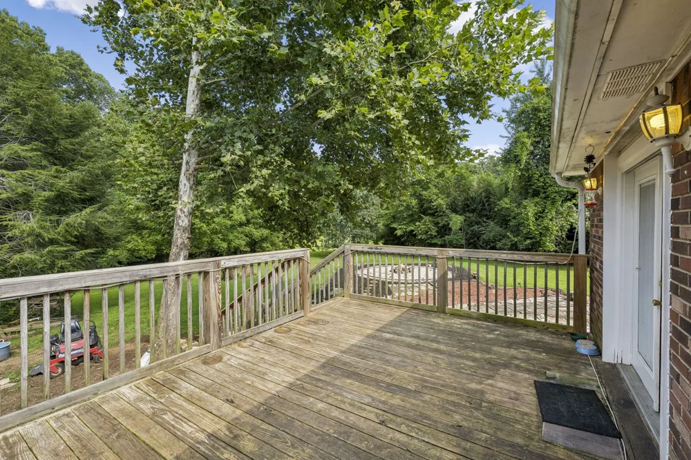 2009 Wolfe Rd White Bluff, TN 37187