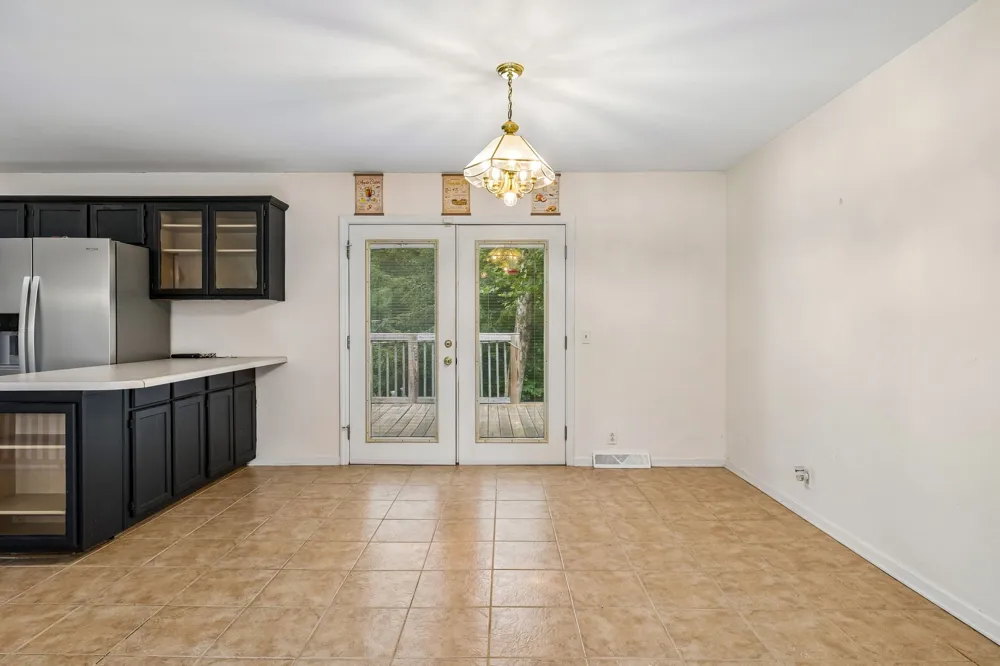2009 Wolfe Rd White Bluff, TN 37187