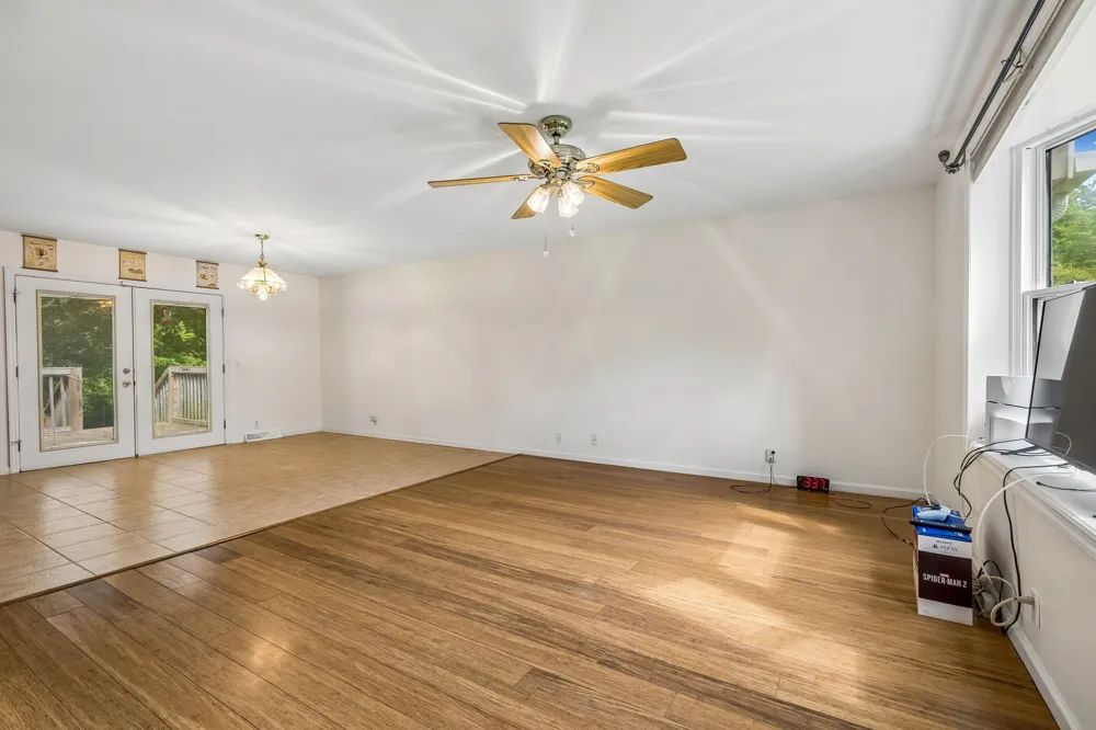 2009 Wolfe Rd White Bluff, TN 37187