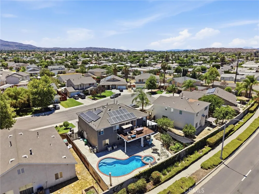 43554 Amazon Street Hemet, CA 92544