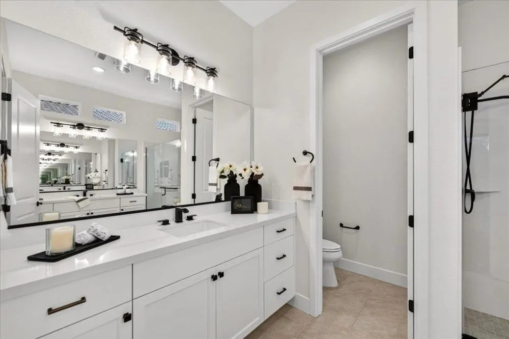 2006 Red Oak Drive Hollister, CA 95023