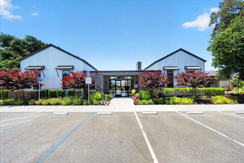 2006 Red Oak Drive Hollister, CA 95023