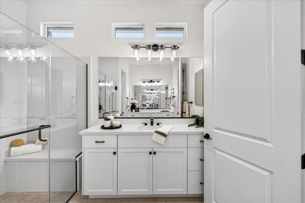 2006 Red Oak Drive Hollister, CA 95023