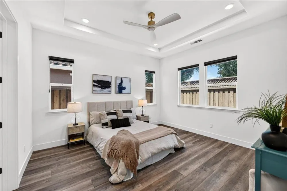 2006 Red Oak Drive Hollister, CA 95023