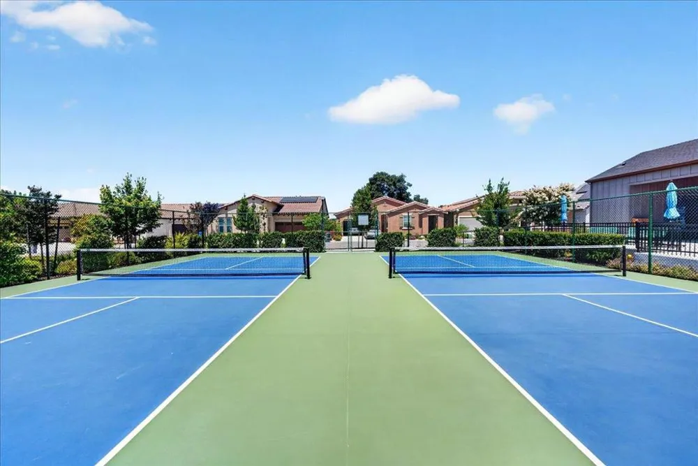 2006 Red Oak Drive Hollister, CA 95023