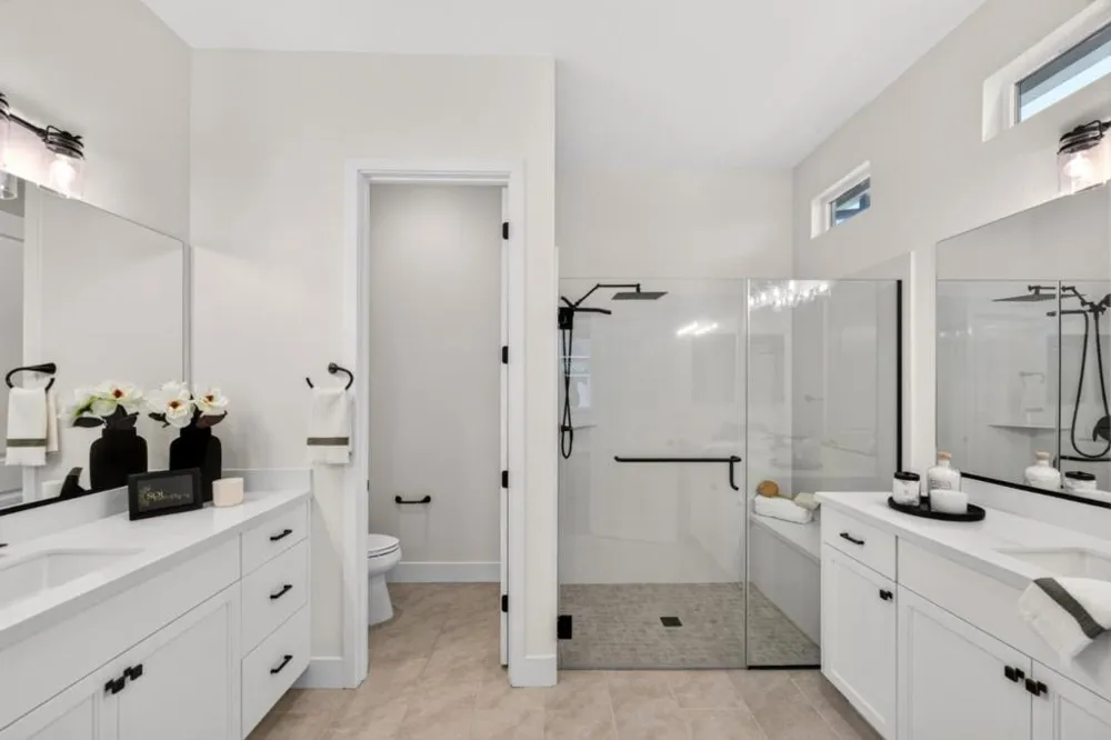 2006 Red Oak Drive Hollister, CA 95023