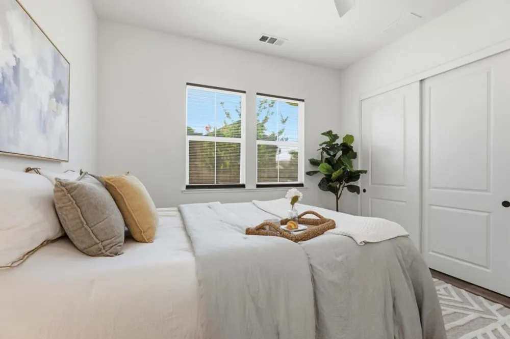 2006 Red Oak Drive Hollister, CA 95023