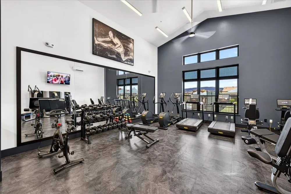 2006 Red Oak Drive Hollister, CA 95023